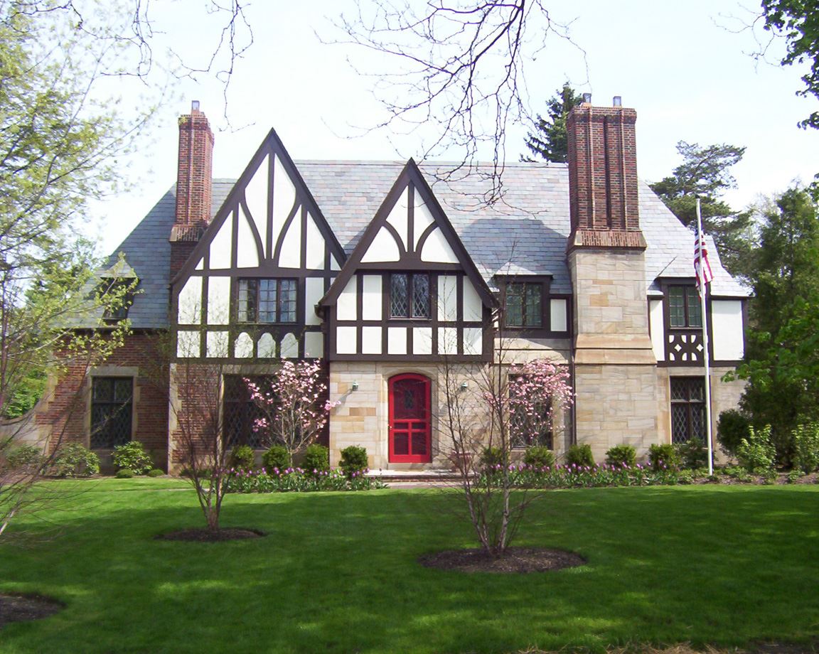 20101 South Woodland House